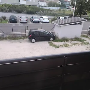 Appartement Bien Situe Avec Un Balcon, Eybens